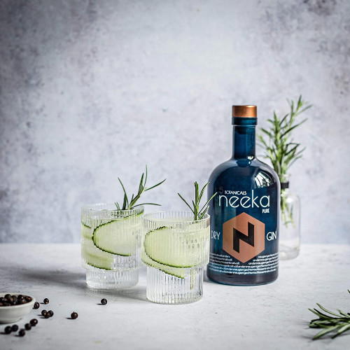 neeka PURE Mediterraner Rosmarin-Gin Premium Dry Gin 40% - 500 ml